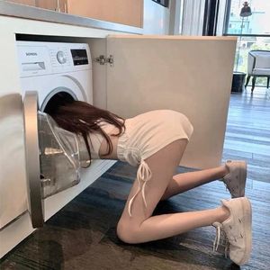 赵一曼被扒个精光裸体小说
